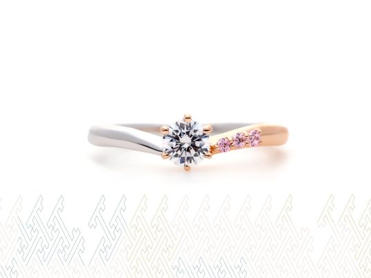 たのしいピンクサファイヤ婚約指輪