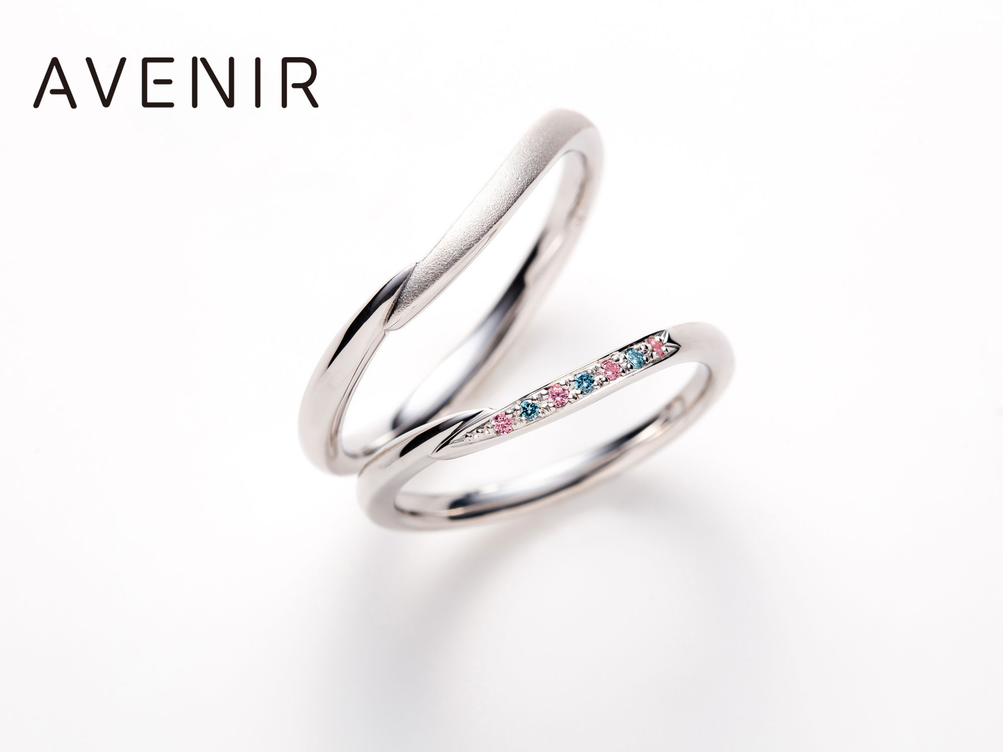 結婚指輪ピンクサファイヤ／アイスブルーダイヤ